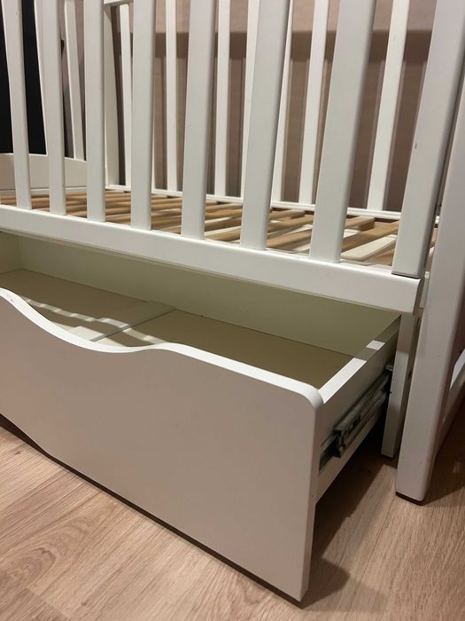 детская кроватка с маятником