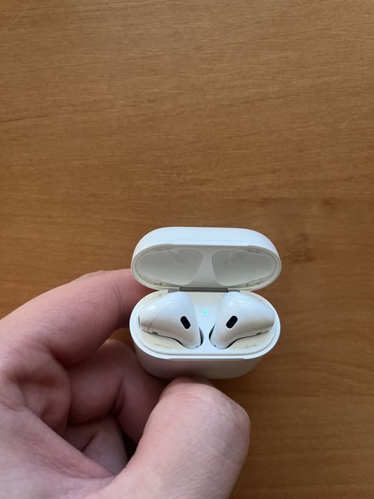 Наушники AirPods 2 apple