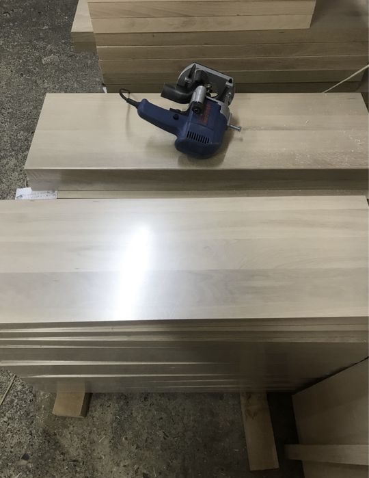 Меблевий щіт сходинки