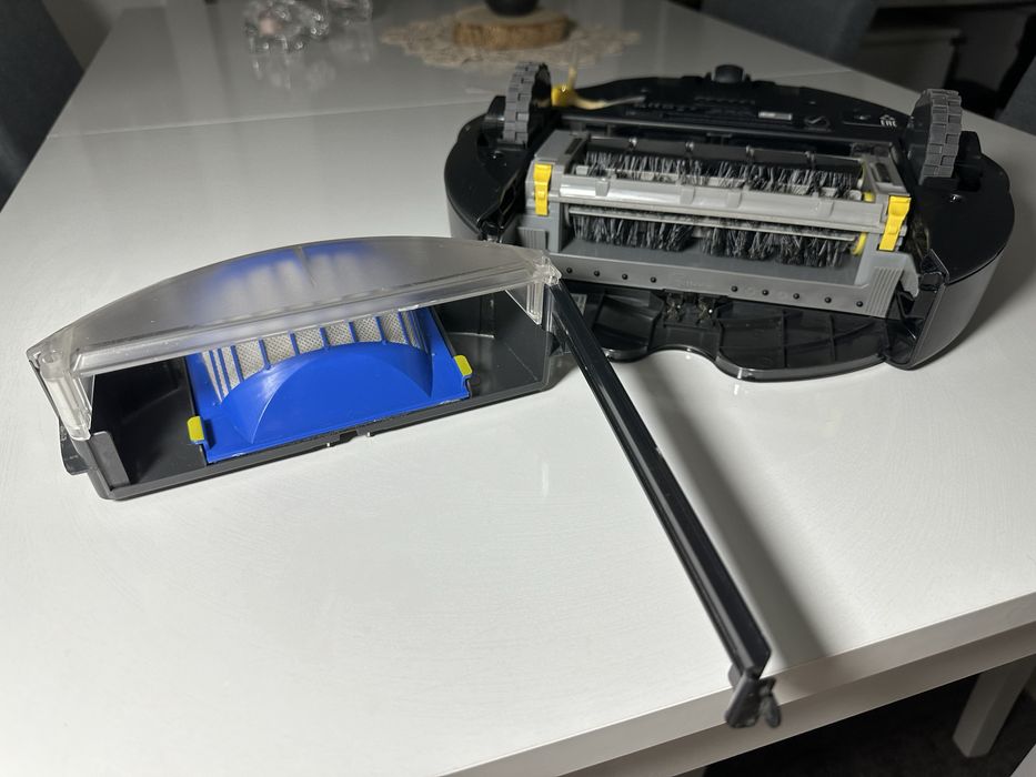 iRobot Roomba 697