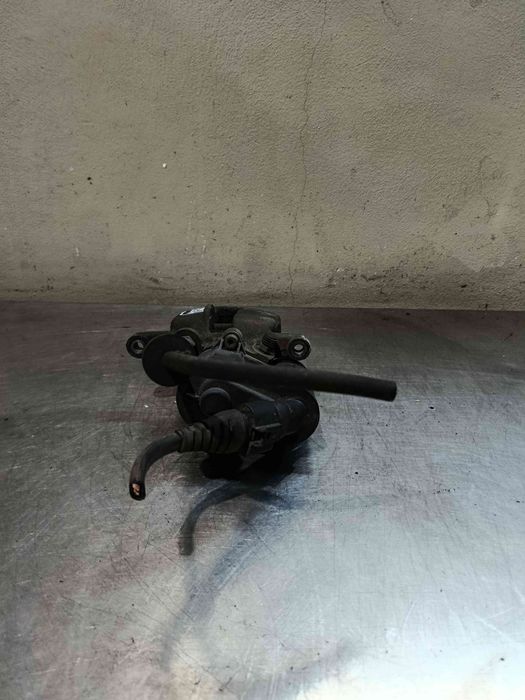 Pinça travão / maxila de travão trás esquerda AUDI A6 Avant (4F5, C6)