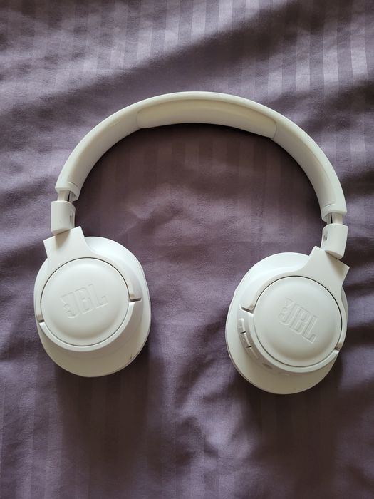 Безпровідні навушники JBL