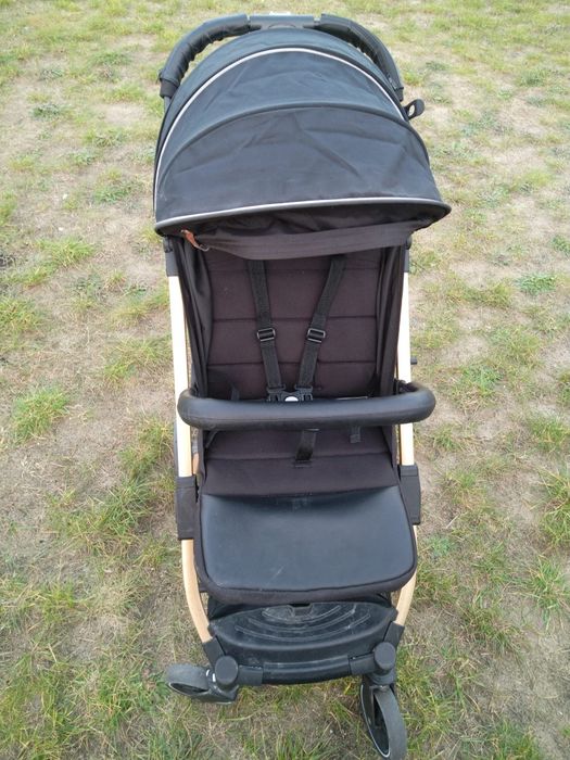 Momu estelle wózek spacerowy lekki