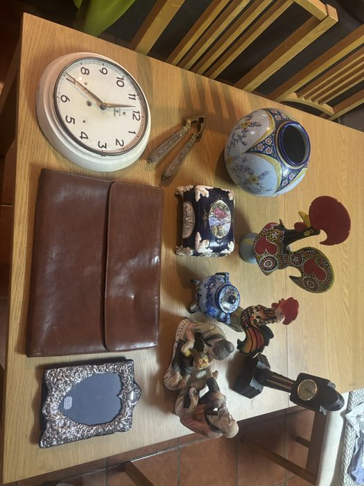 Velharias - figuras de loiça, porcelanas varias