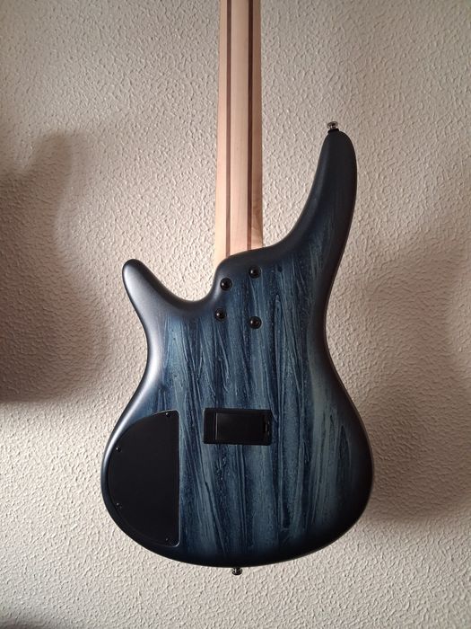 Baixo 4 cordas  Ibanez SR300E SVM