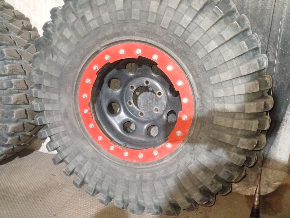Maxxis trepador 37/12.5/16