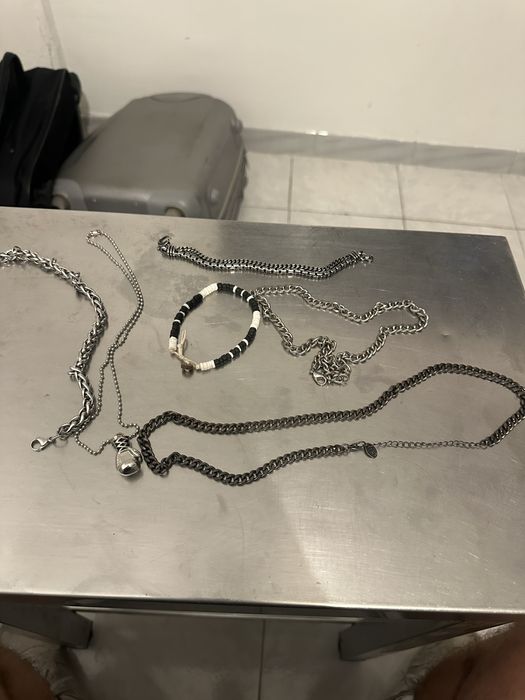 Conjunto de colares e pulseiras