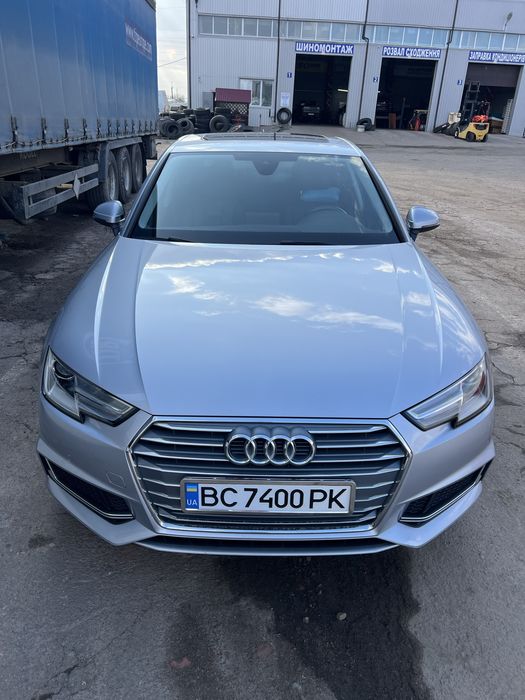 Автомобіль AUDI A4B9