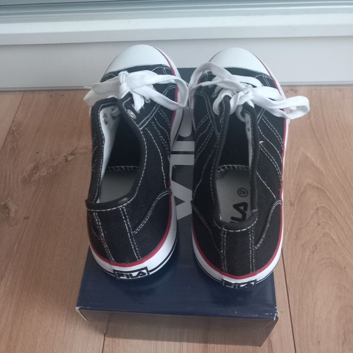 Buty FILA trampki nowe chłopięce czarne rozmiar 40