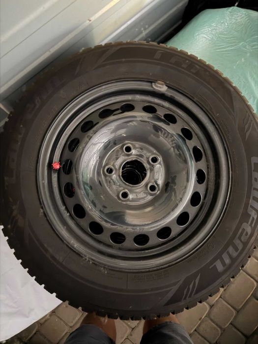 Opony zimowe z felgami 195/65/R15
