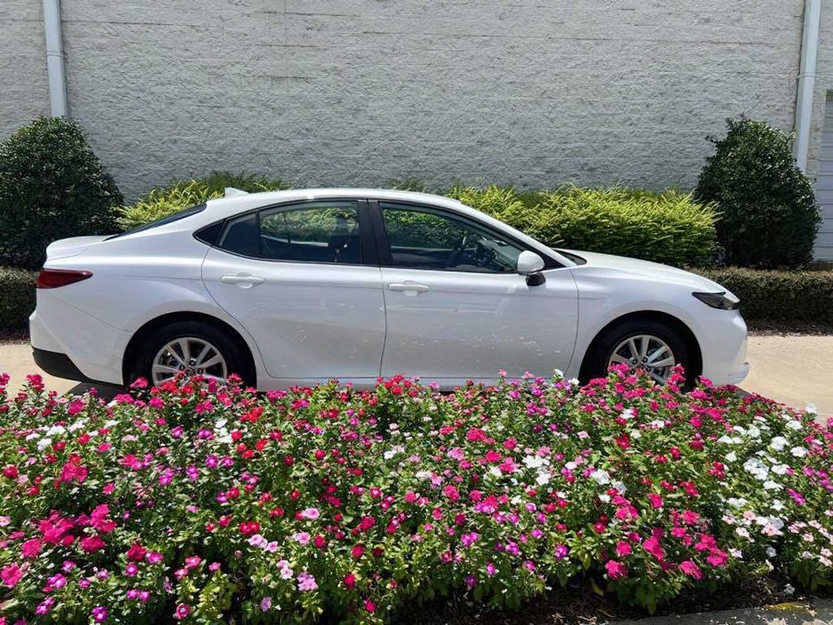 Toyota Camry      2025