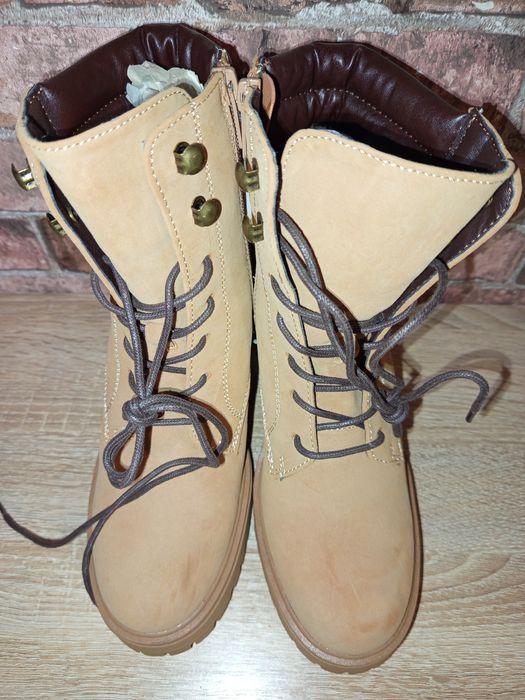 Nowe botki CCC Clara Barson 39