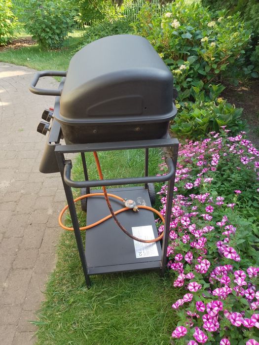 Grill ogrodowy gazowy