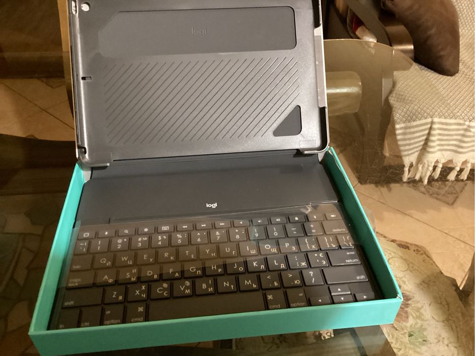 Чехол-клавиатура SLIM FOLIO для iPad 5-6 поколения