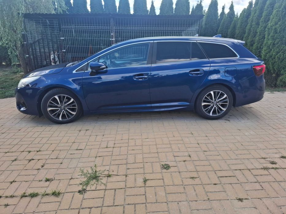Toyota Avensis Kombi 2.0 B+G