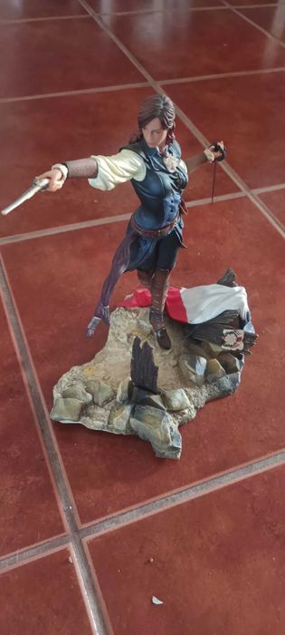 Figura  Elise: The Fiery Templar da série Assassin's Creed Unity,