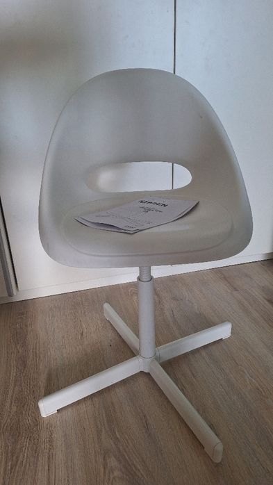 Ikea, стуло дитяче, поворотне. loberget