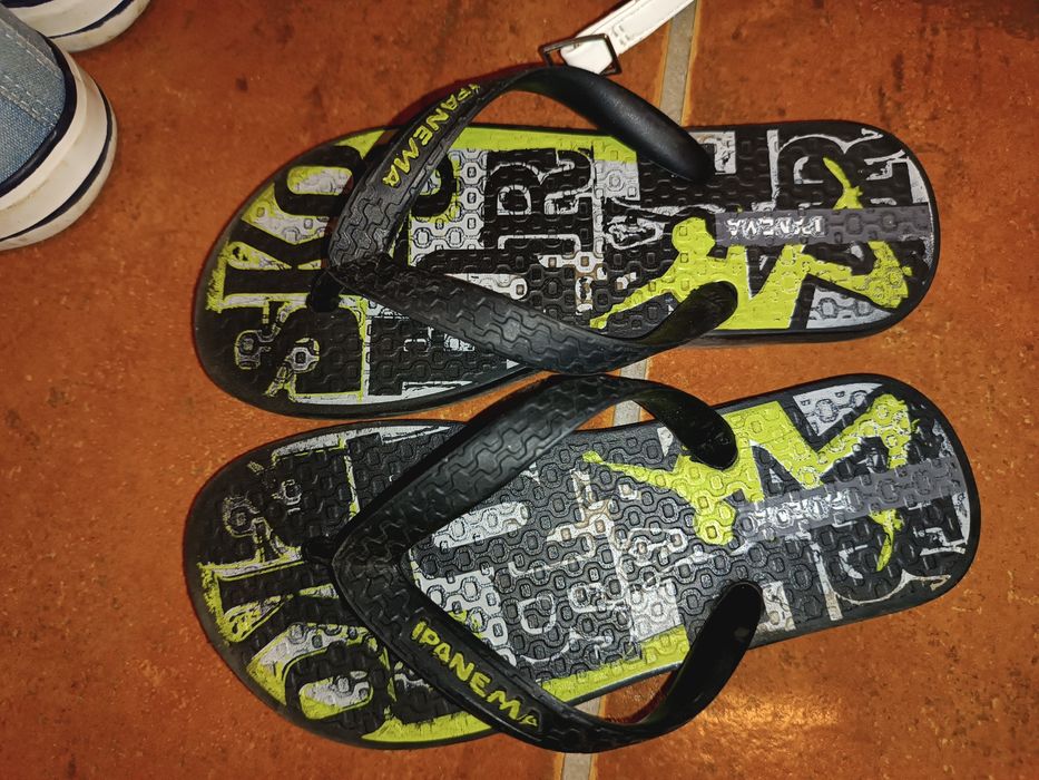 Various shoes, sizes 27, 28, 29