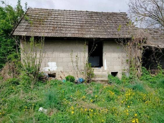 Dom na sprzedaż z podwórzem