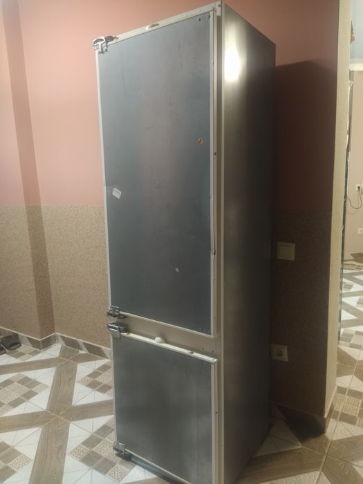 Вбудований холодильник Siemens