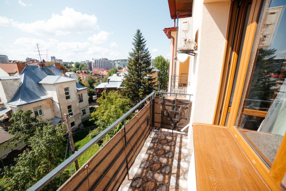 нерухомість для проживання та бізнесу в центрі (ВІДЕО)