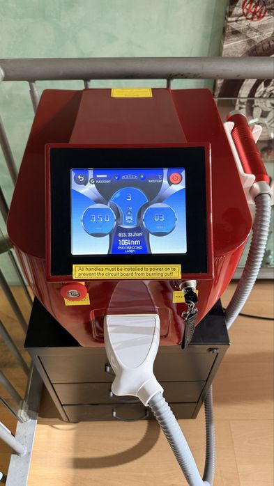 Máquina  Laser remoção de tatuagem, micropigmentação, peeling de carbono.