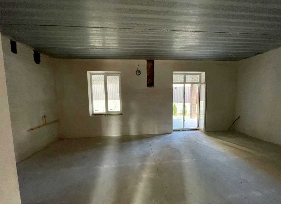 Двоповерховий будинок 100 м² в Ірпені, ГАЗ, чистове оздоблення, ліс