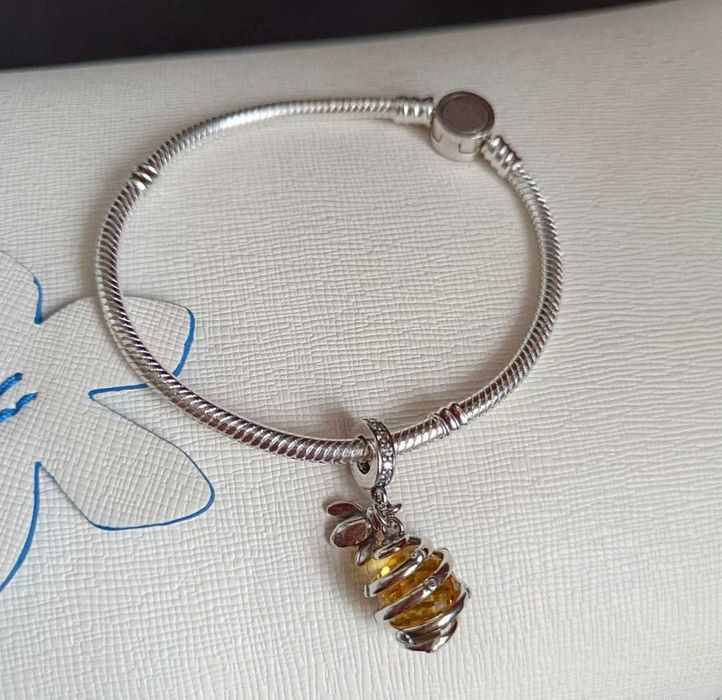 Bransoletka na zawieszki S925 + srebrny charms ul pszczółka miód GNOCE