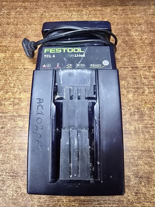 Szybka ładowarka Festool TCL 6