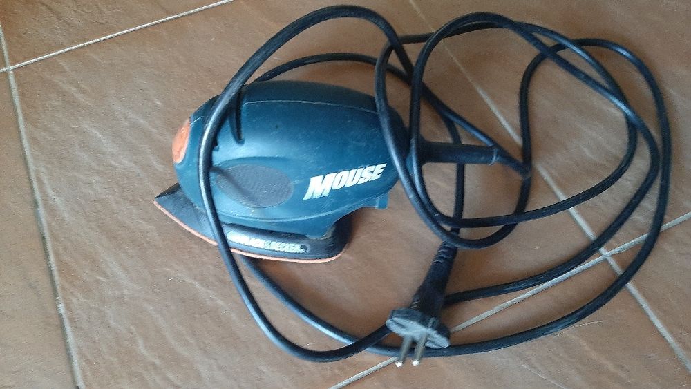 Lixadeira Mouse Black & Decker KA150