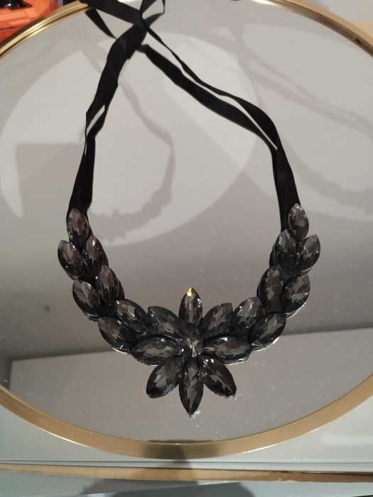 Colares e pulseiras como novos