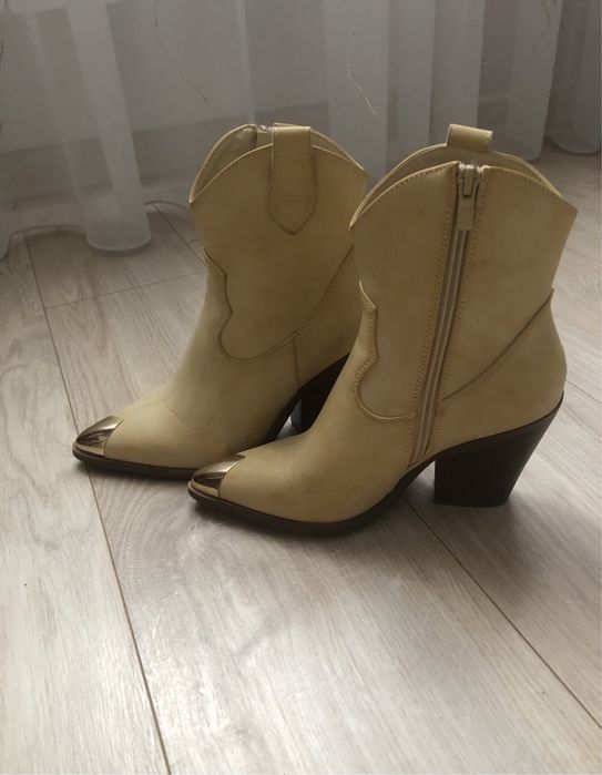 Женские ботинки, казаки. Новые, размер 37