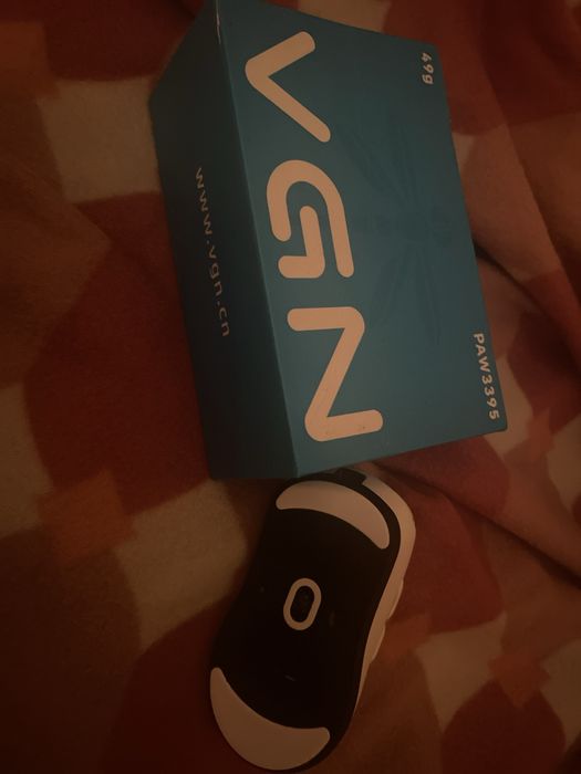 Rato Gaming VGN Dragonfly F1 Pro – Sem fio, ultra leve, ótimo estado!