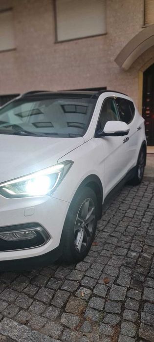 Hyundai Santa Fé 2018 — 7 Lugares — Top de Linha