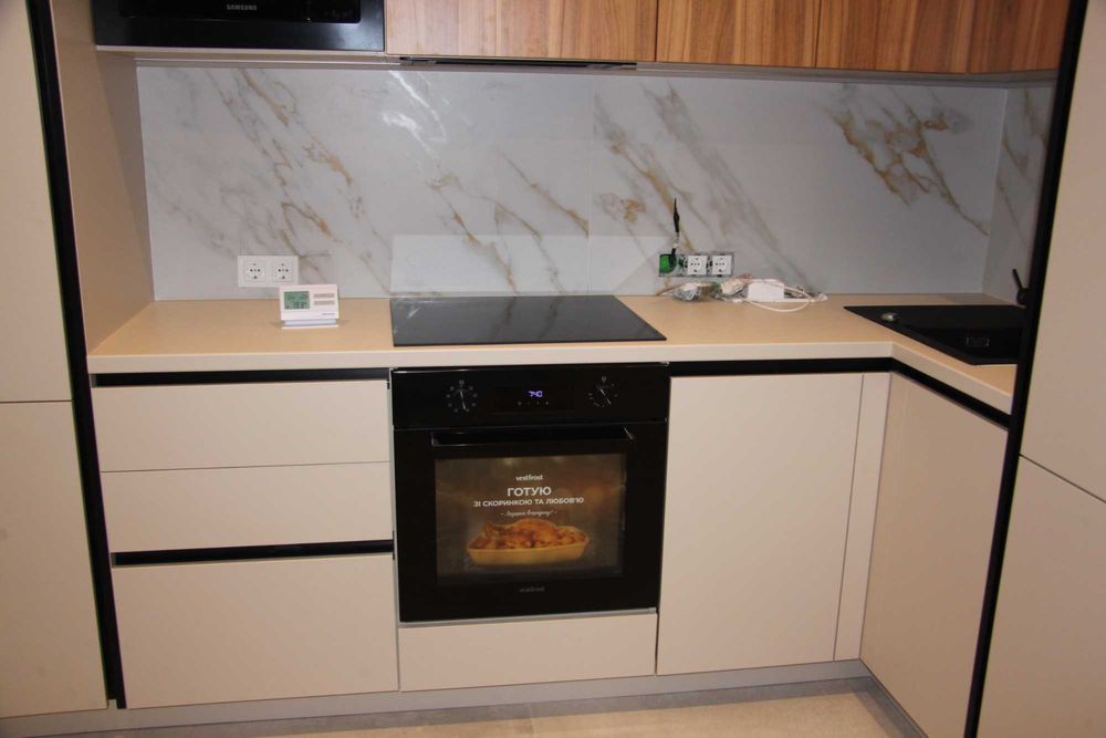 Кухня на замовлення, меблі на замовлення, Кухня Колона, під ключ