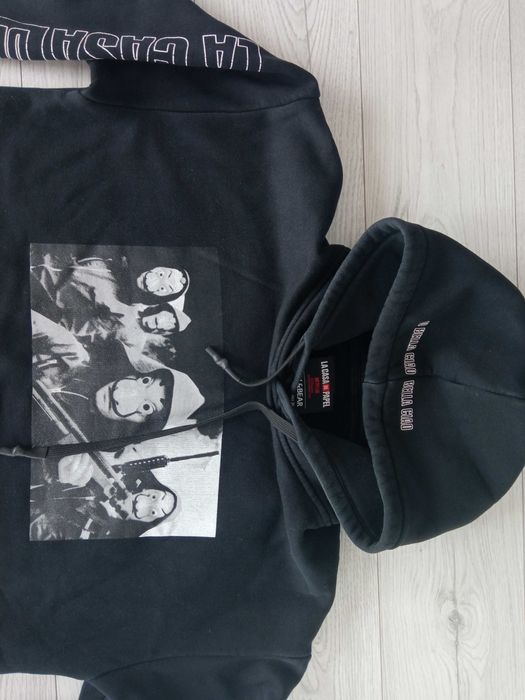 S, Pull &Bear, La Casa de Papel, bluza z kapturem i nadrukiem Netflix