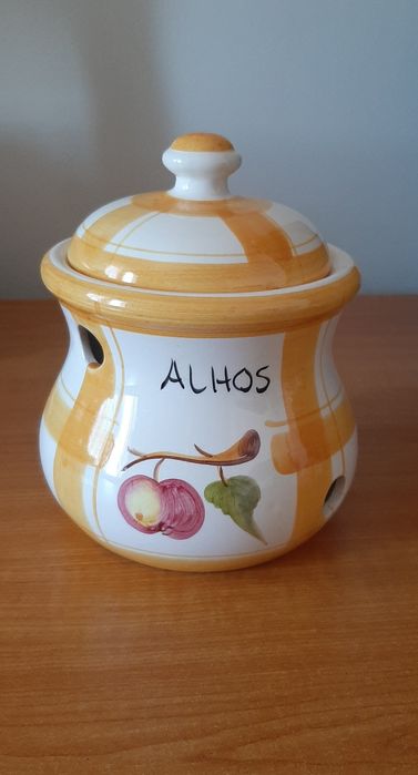 Pote decorativo em louça para alhos