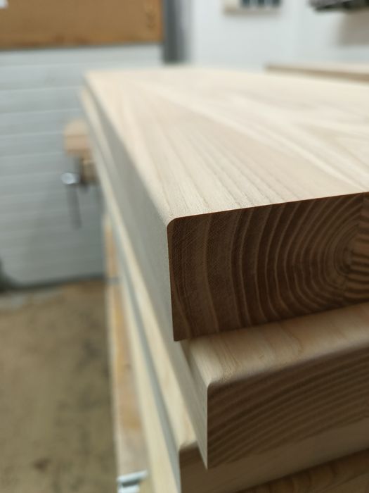 Schody stopnie trepy jesionowe dębowe dąb  jesion