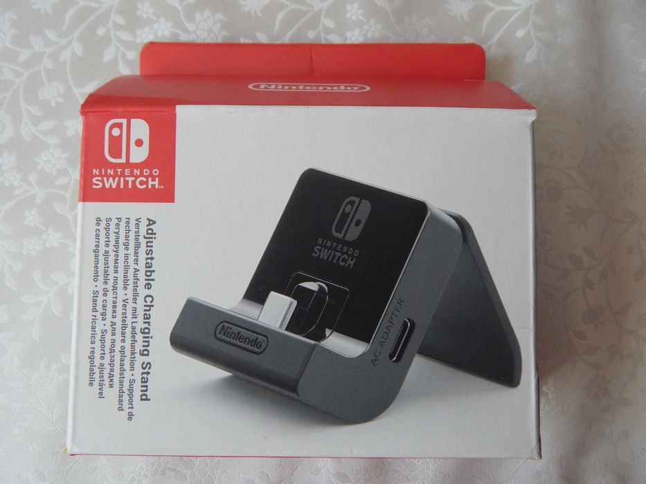 Podstawka na konsolę Nintendo Switch / OLED z ładowaniem od Nintendo! Podstawka na konsolę Nintendo Switch / OLED z ładowaniem od Nintendo! pudełko zd