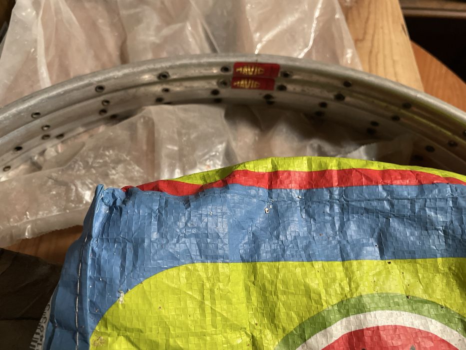 Bicicletas antigas e material