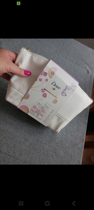 Zestaw Dove z kosmetyczką