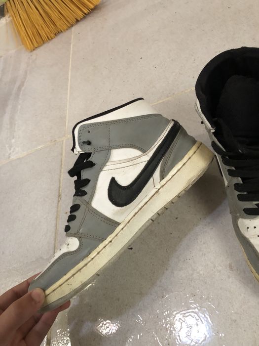 Jordan 1 sinzento e branco