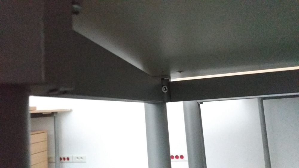 Duże biurko narożne z falą brązowe solidne praca zdalna biuro