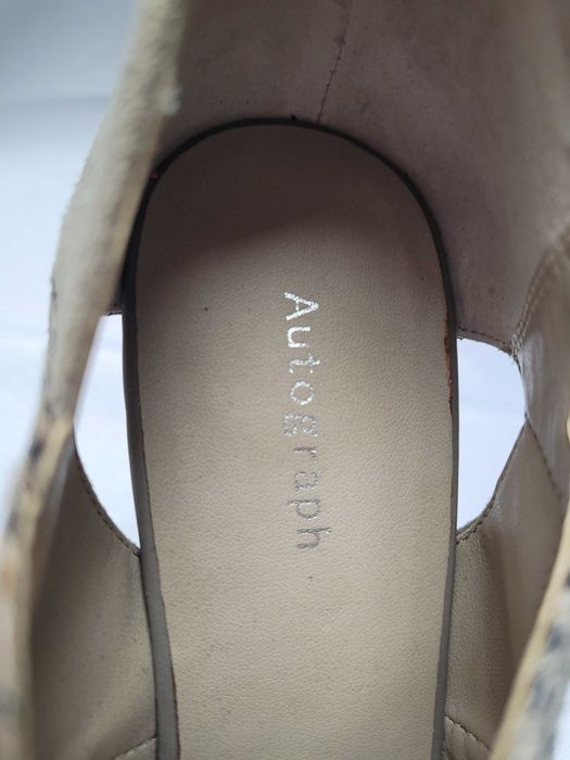 Buty Autograph beżowo - wężowe rozmiar 40,5