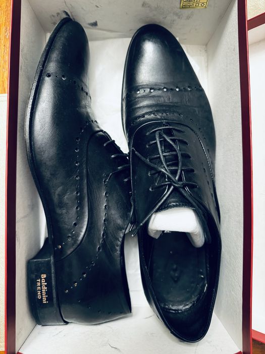Buty wsuwane damskie oksfordki Baldinini 42 czarne skórzane idealne