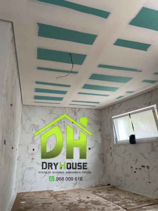 Montagem de pladur e barramento