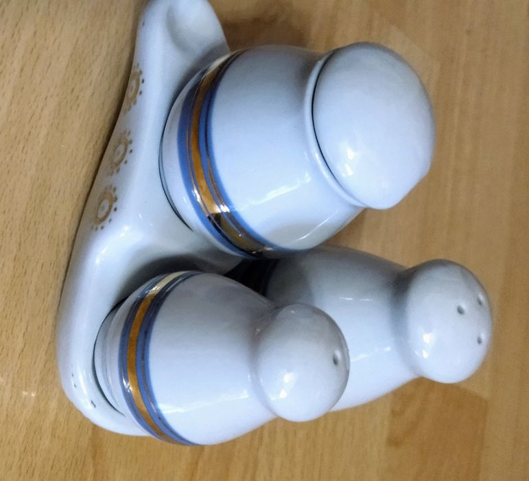 Кофейники, вазочки ,спецовки , соусники .Отличное состояние.