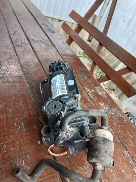 Компресор пневмопідвіски W211 , w220