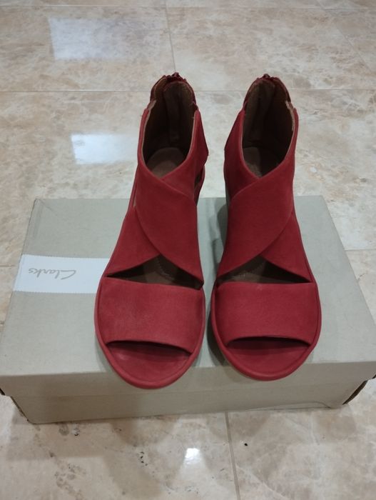 Супер удобные мягкие босоножки Clarks