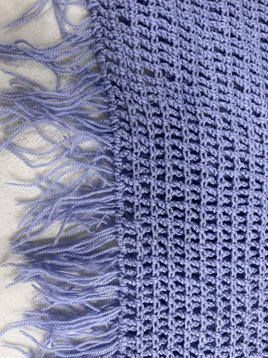 Peleryna narzuta jagodowa fioletowa na plecy koc ubranie palto